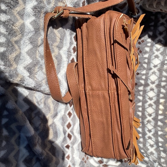 Steve Madden Turn Lock Fringe Purse - Picture 5 of 8